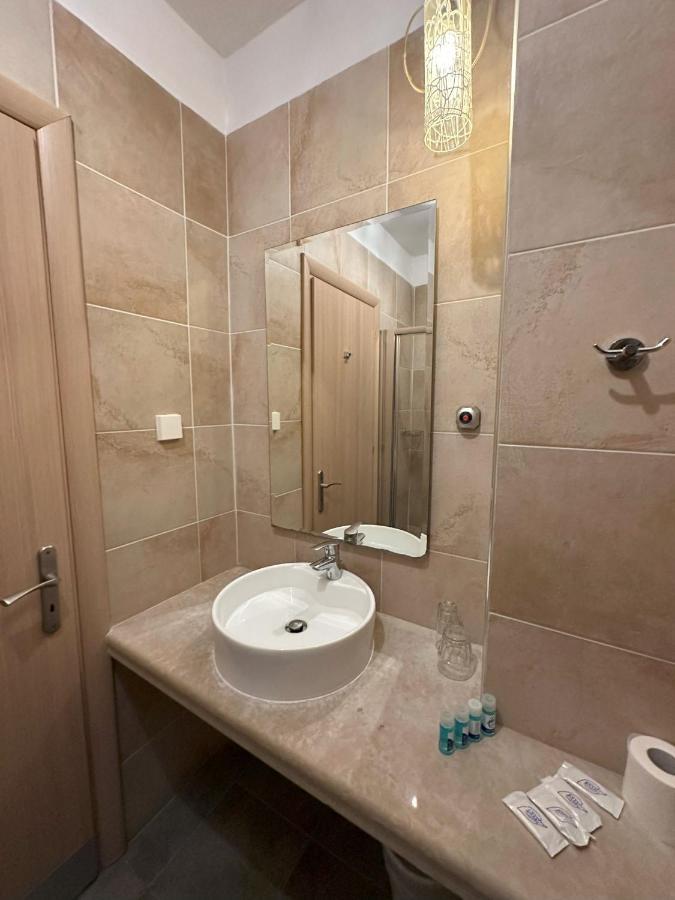 Hotel Afrodite Néoi Póroi Luaran gambar